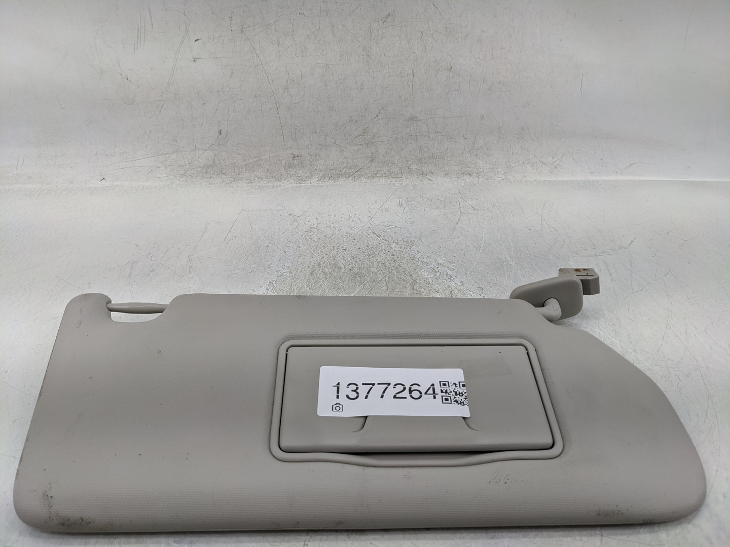 2018 Mitsubishi Eclipse Cross Sun Visor Shade Replacement Passenger Right Mirror Fits OEM Used Auto Parts - Oemusedautoparts