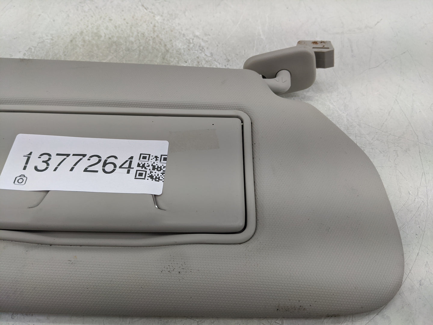 2018 Mitsubishi Eclipse Cross Sun Visor Shade Replacement Passenger Right Mirror Fits OEM Used Auto Parts - Oemusedautoparts