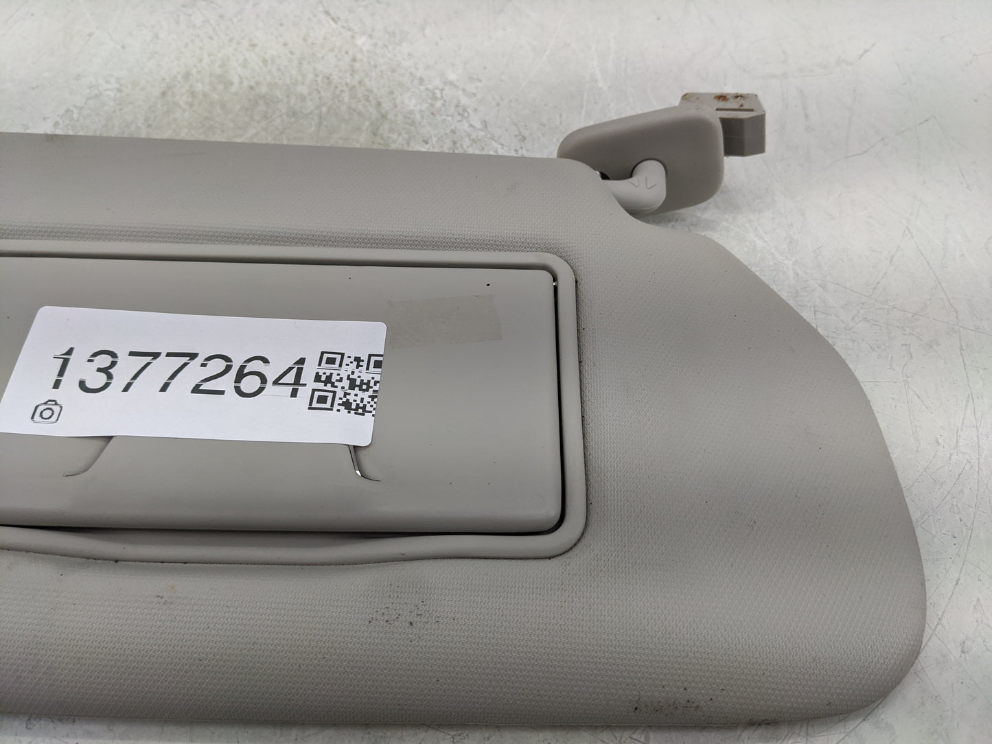 2018 Mitsubishi Eclipse Cross Sun Visor Shade Replacement Passenger Right Mirror Fits OEM Used Auto Parts - Oemusedautoparts