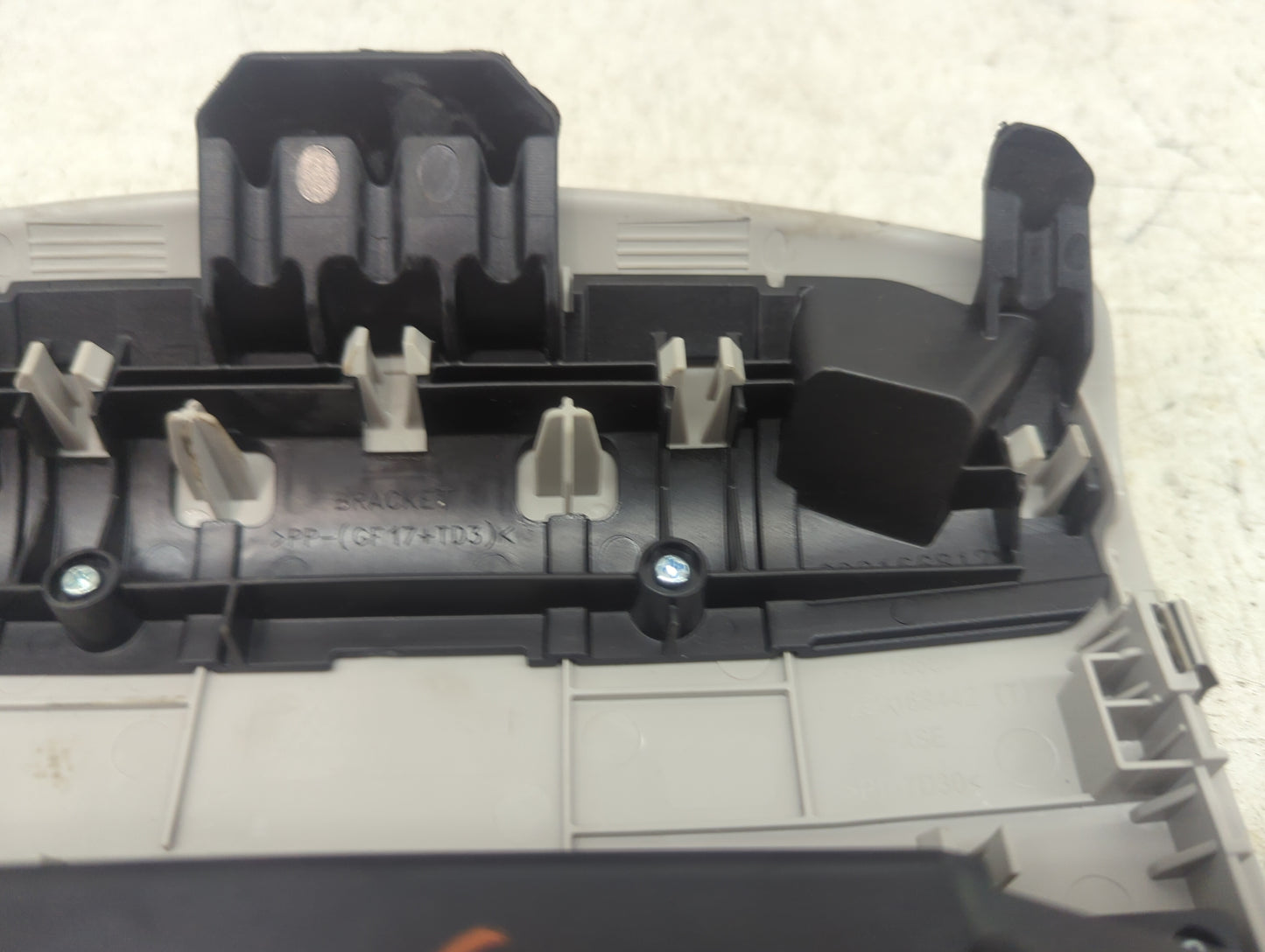 2018-2018 Mitsubishi Eclipse Cross Overhead Roof Console - Oemusedautoparts1.com