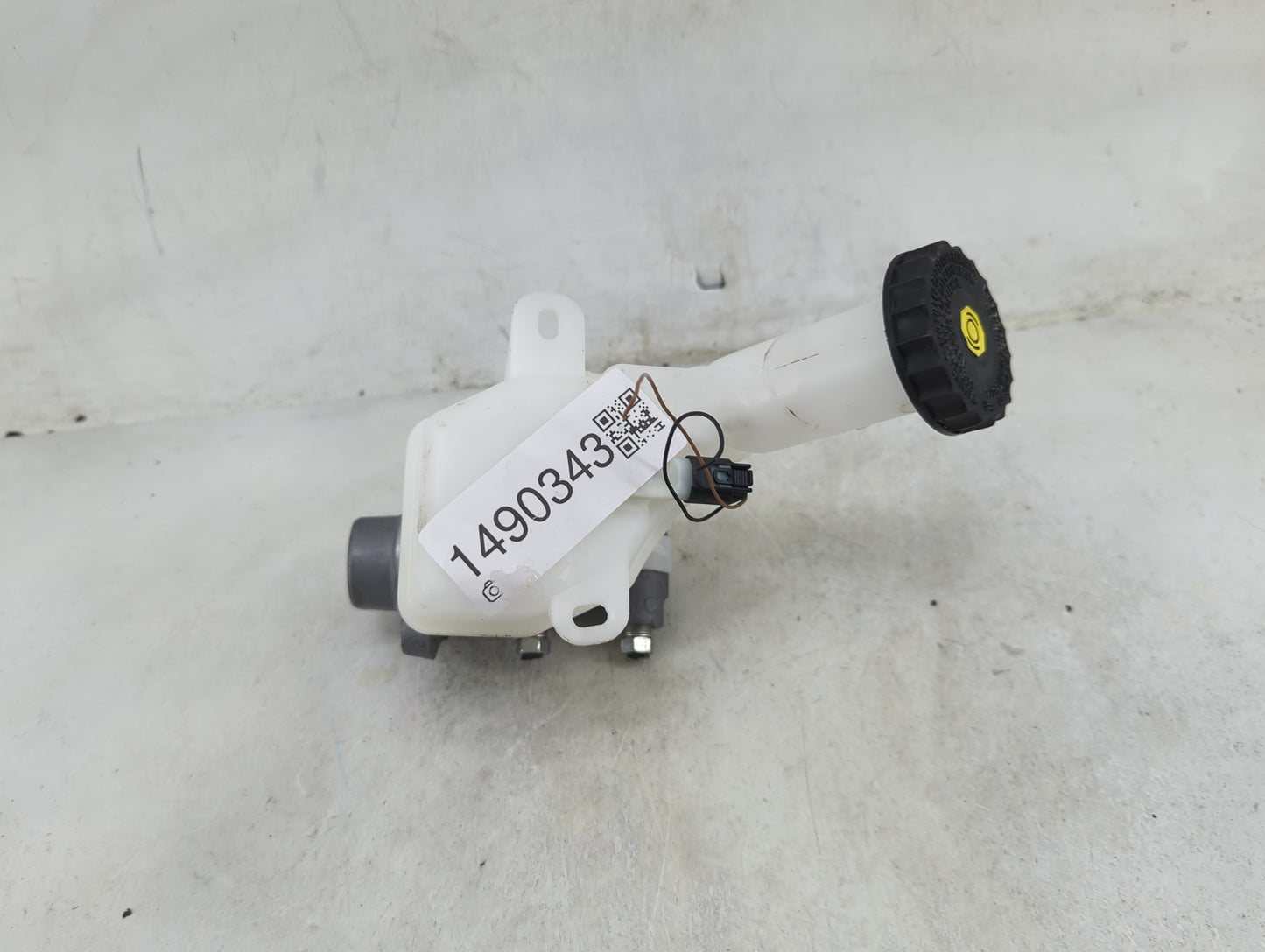 2018-2018 Mitsubishi Eclipse Cross Brake Master Cylinder - Oemusedautoparts1.com