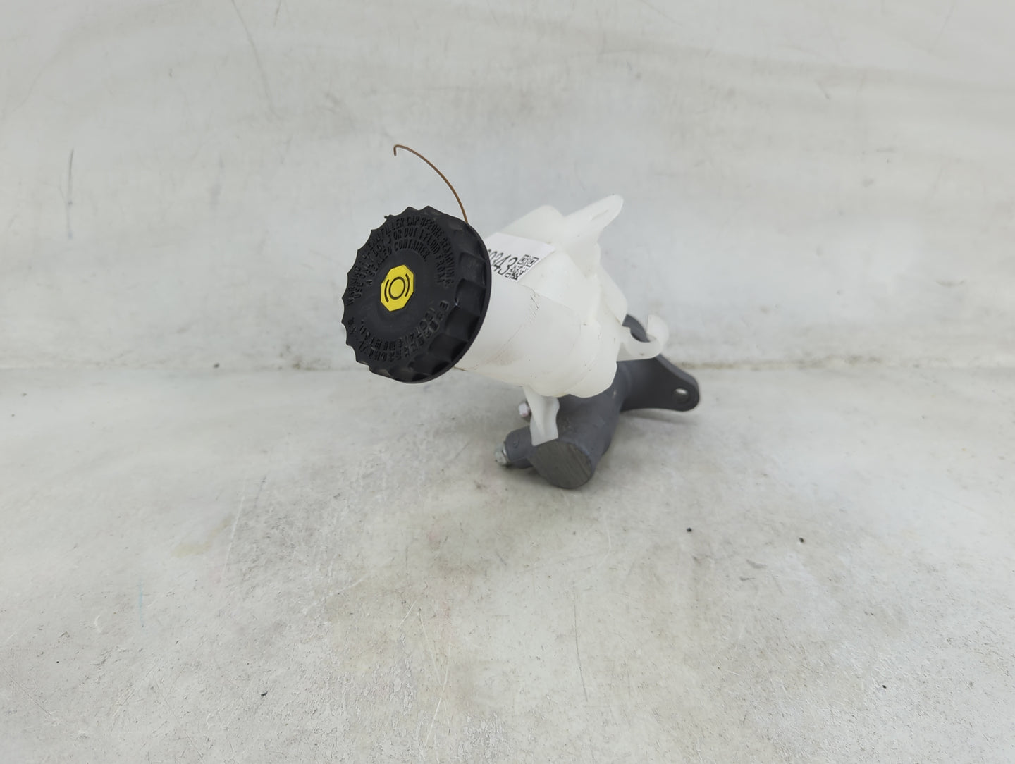 2018-2018 Mitsubishi Eclipse Cross Brake Master Cylinder - Oemusedautoparts1.com