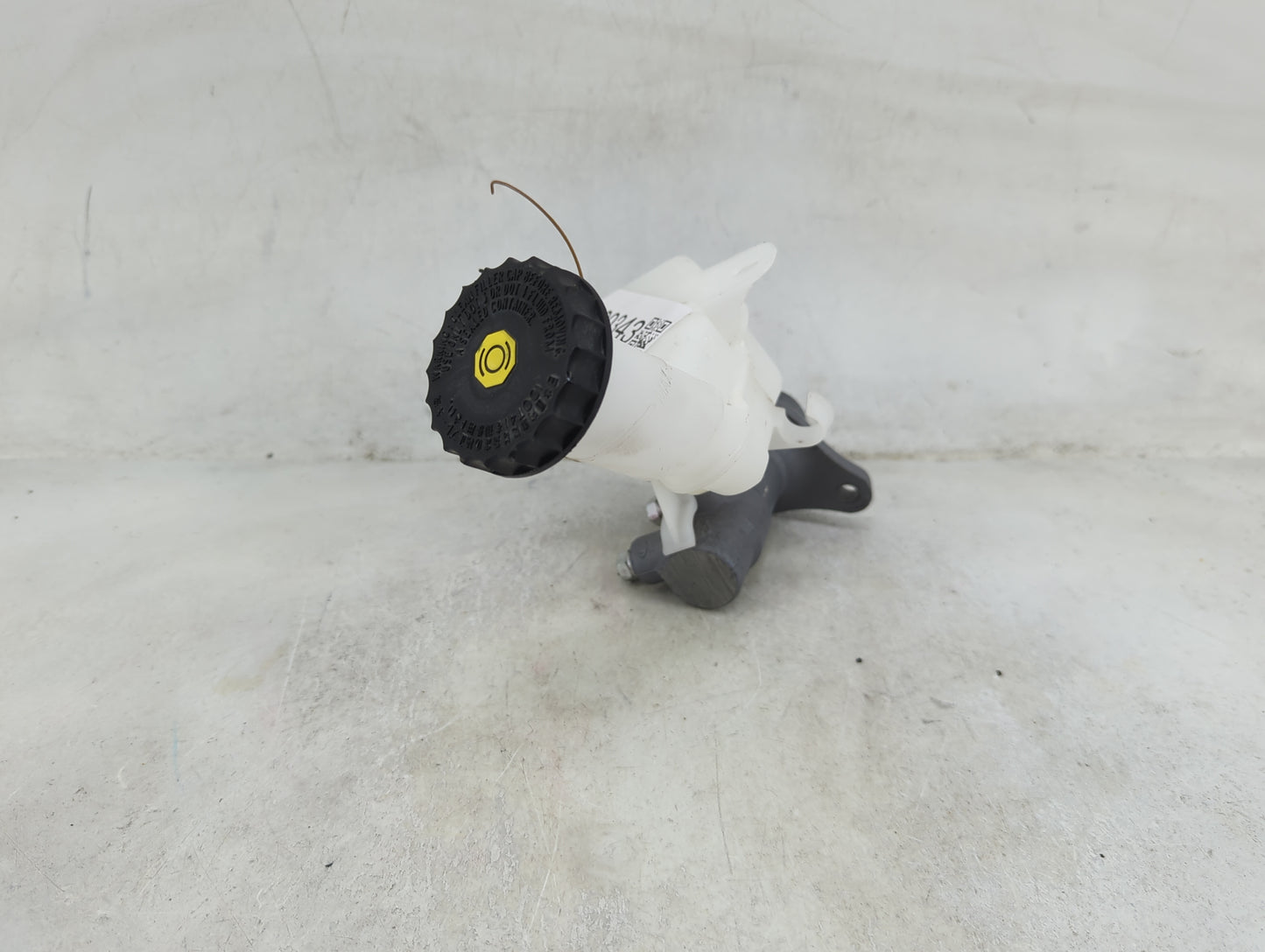 2018-2018 Mitsubishi Eclipse Cross Brake Master Cylinder - Oemusedautoparts1.com