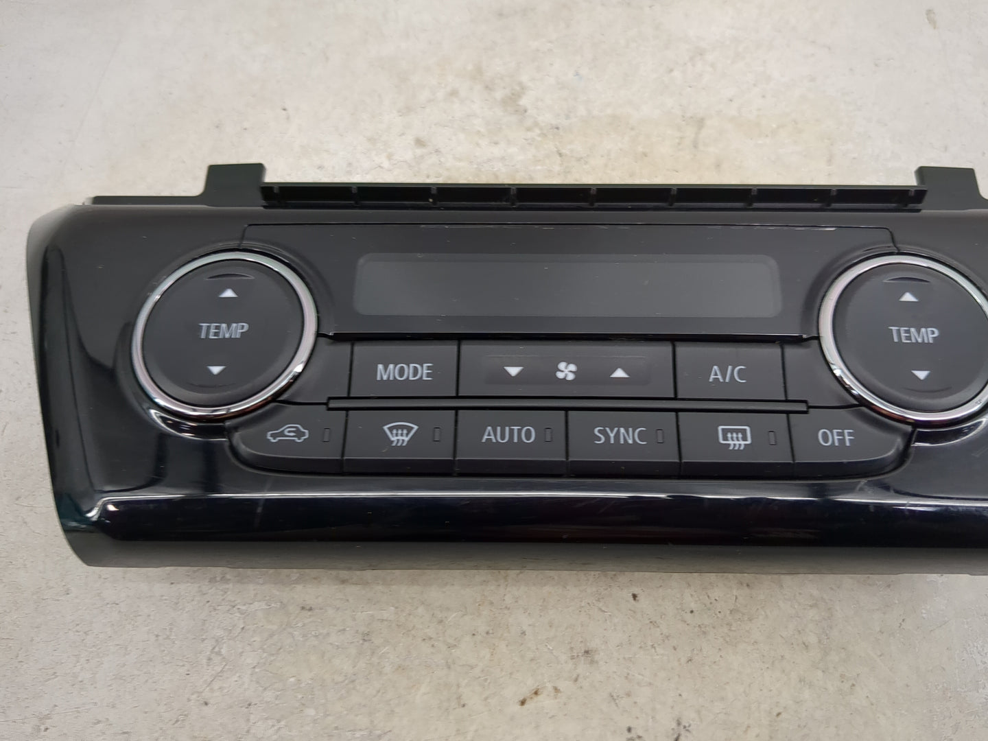 2025 Mitsubishi Eclipse Cross Climate Control Module Temperature AC/Heater Replacement P/N:7820B345 E396917 C Fits OEM Used 