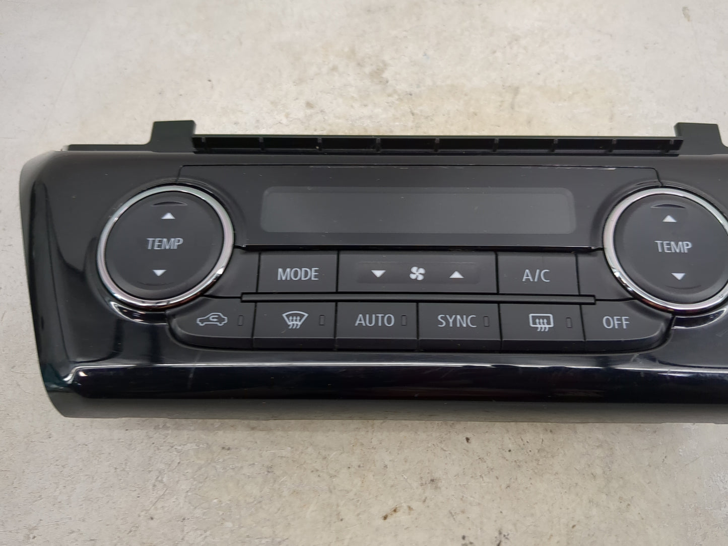 2025 Mitsubishi Eclipse Cross Climate Control Module Temperature AC/Heater Replacement P/N:7820B345 E396917 C Fits OEM Used 