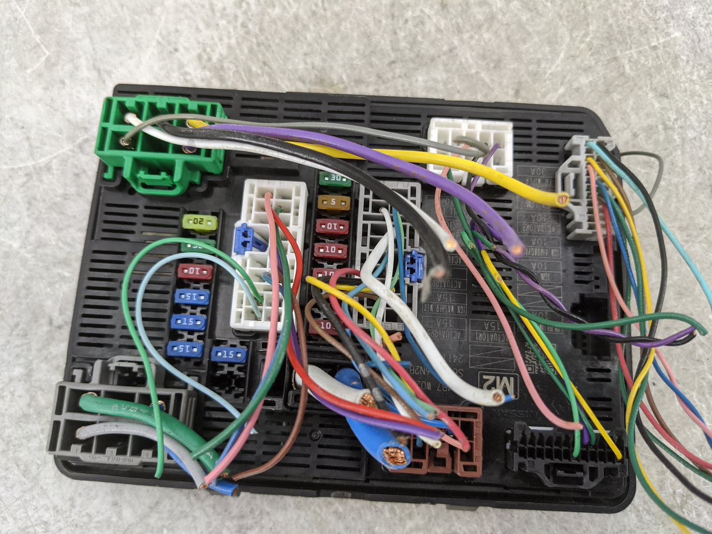 2025 Mitsubishi Outlander Fusebox Fuse Box Panel Relay Module P/N:284B7 W020P S695016N2B Fits OEM Used Auto Parts - Oemuseda