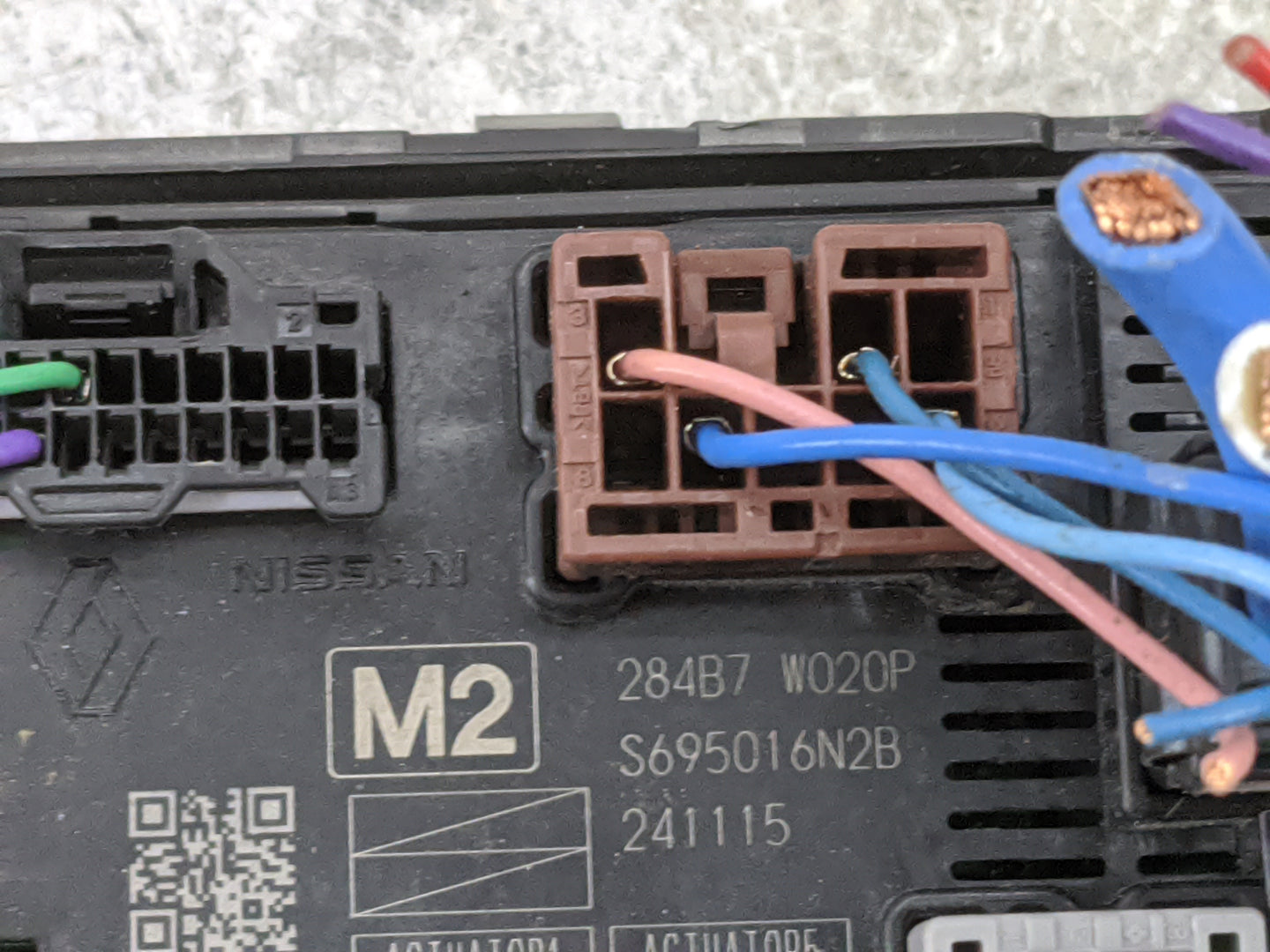 2025 Mitsubishi Outlander Fusebox Fuse Box Panel Relay Module P/N:284B7 W020P S695016N2B Fits OEM Used Auto Parts - Oemuseda