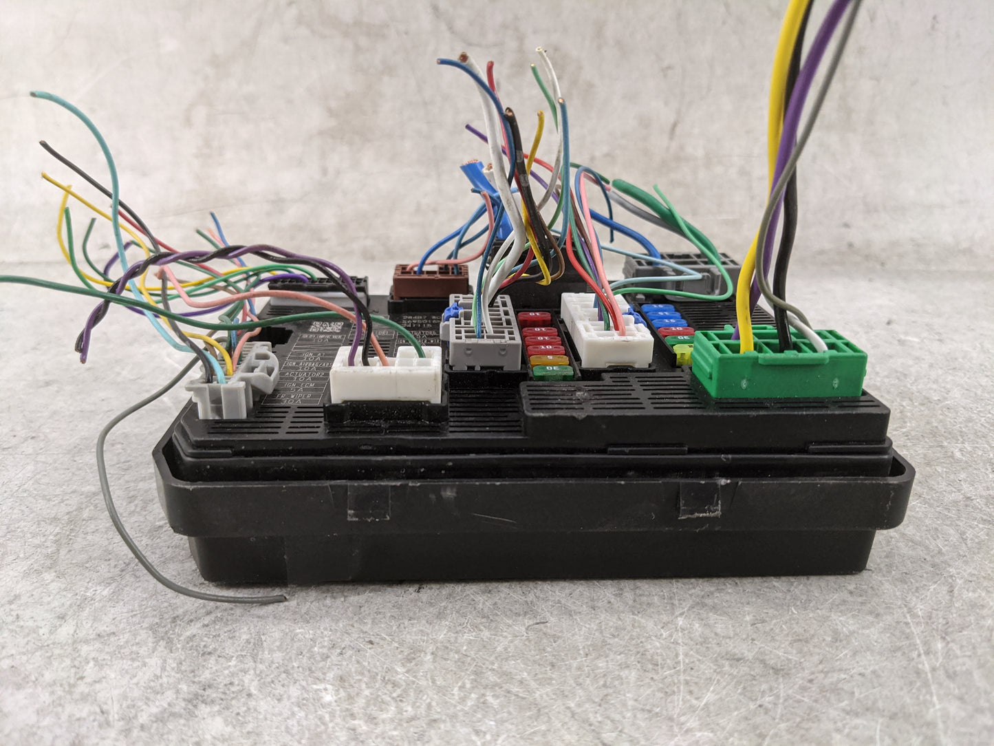 2025 Mitsubishi Outlander Fusebox Fuse Box Panel Relay Module P/N:284B7 W020P S695016N2B Fits OEM Used Auto Parts - Oemuseda