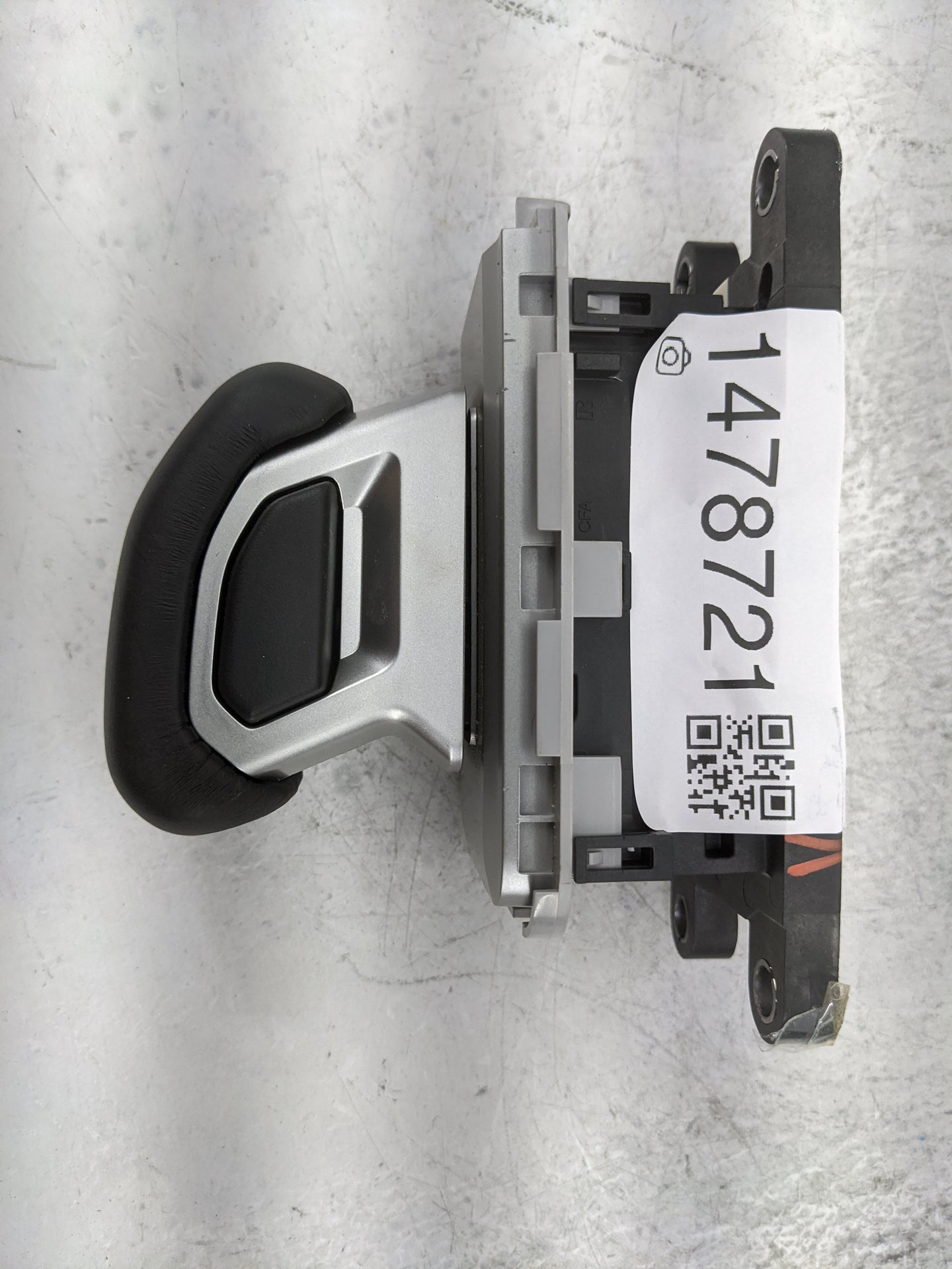 2025 Mitsubishi Outlander Floor Console Assembly Shifter - Oemusedautoparts1.com