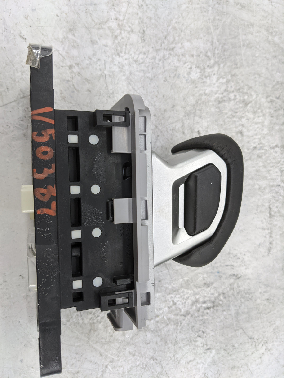 2025 Mitsubishi Outlander Floor Console Assembly Shifter - Oemusedautoparts1.com