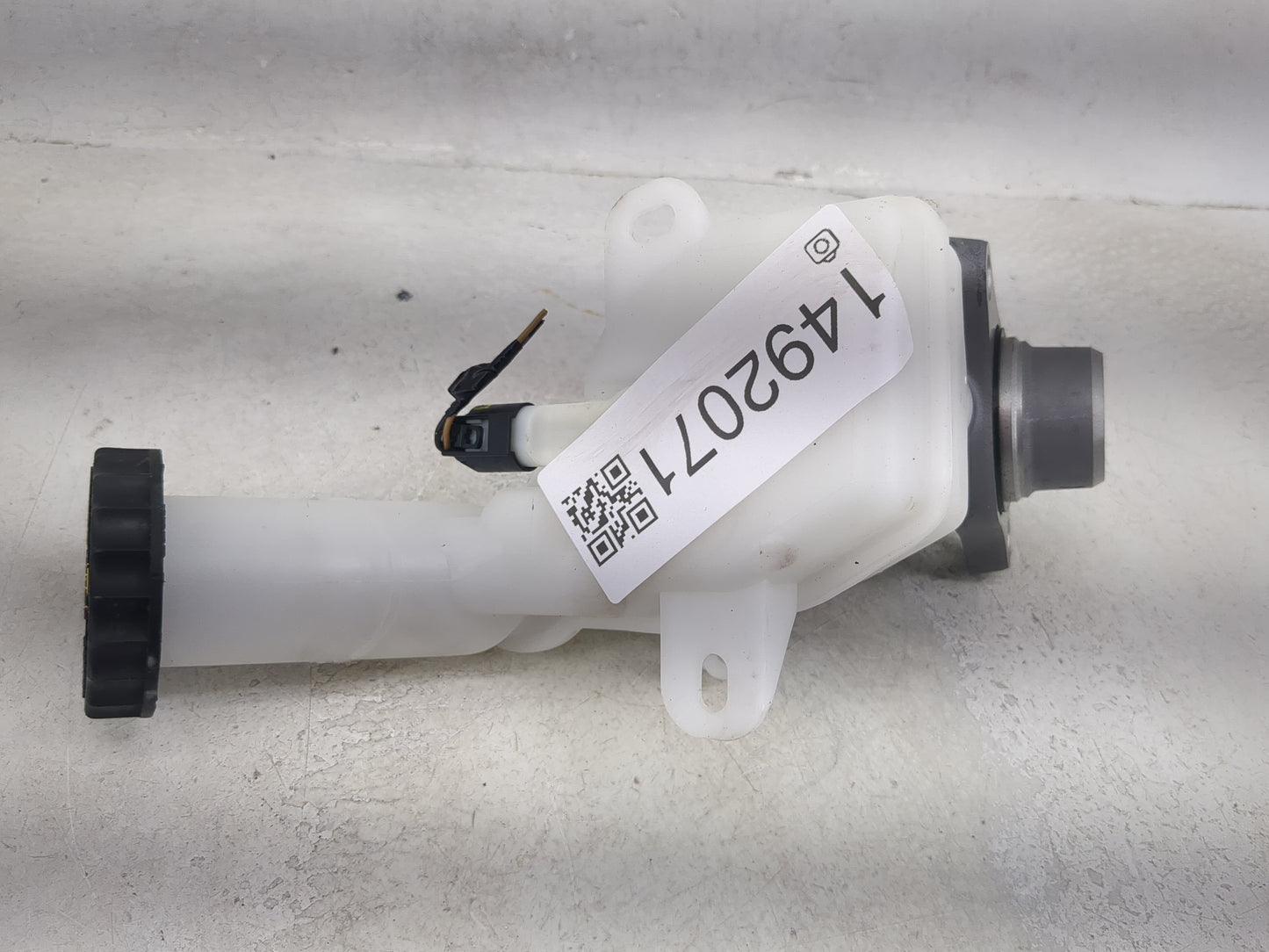 2011-2017 Mitsubishi Outlander Sport Brake Master Cylinder 1492071 - Oemusedautoparts1.com