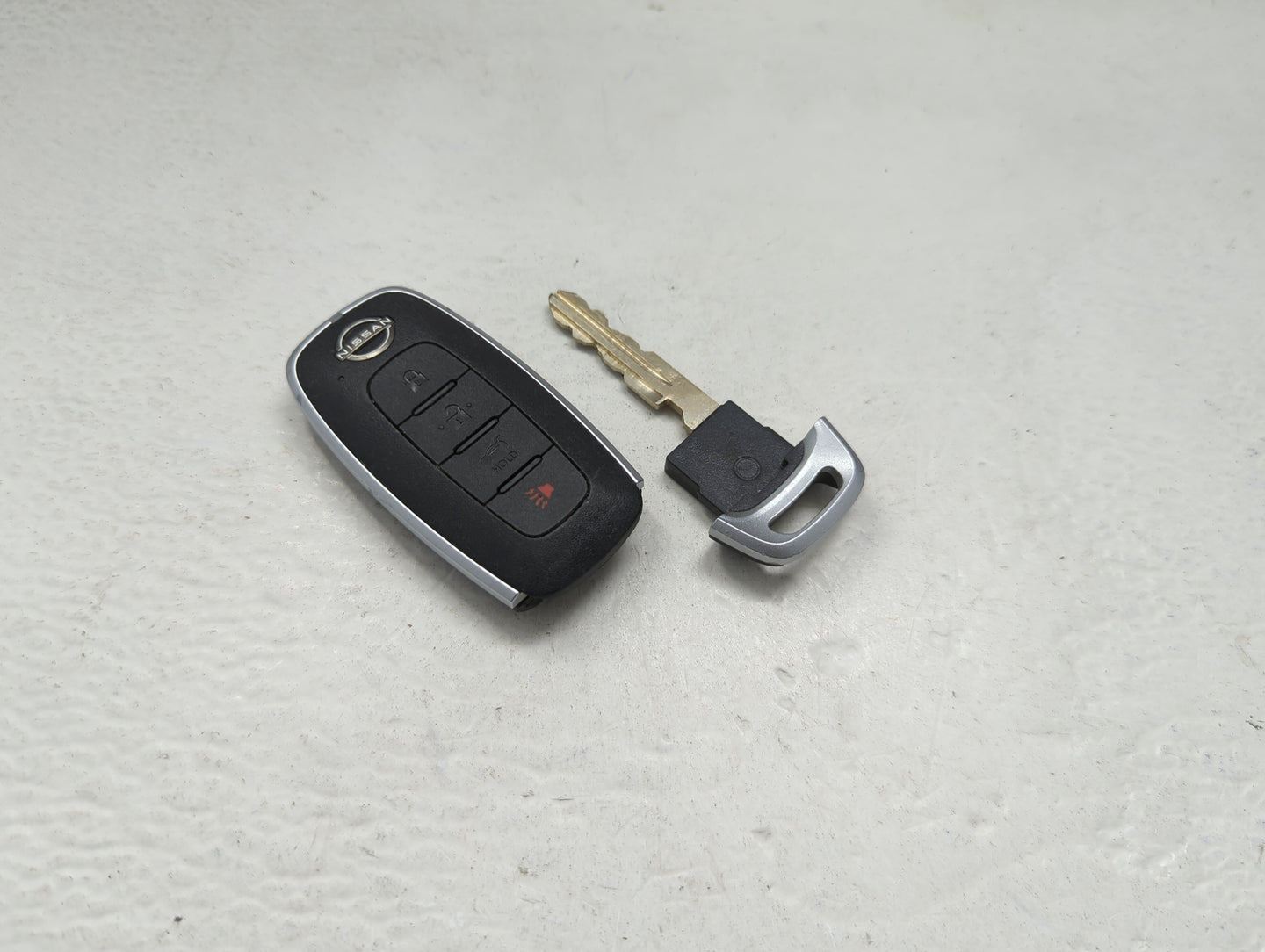 Nissan Keyless Entry Remote Fob KR5TXPZ1 285E3-5MR3B | 285E3-5MR3E 4 buttons - Oemusedautoparts1.com