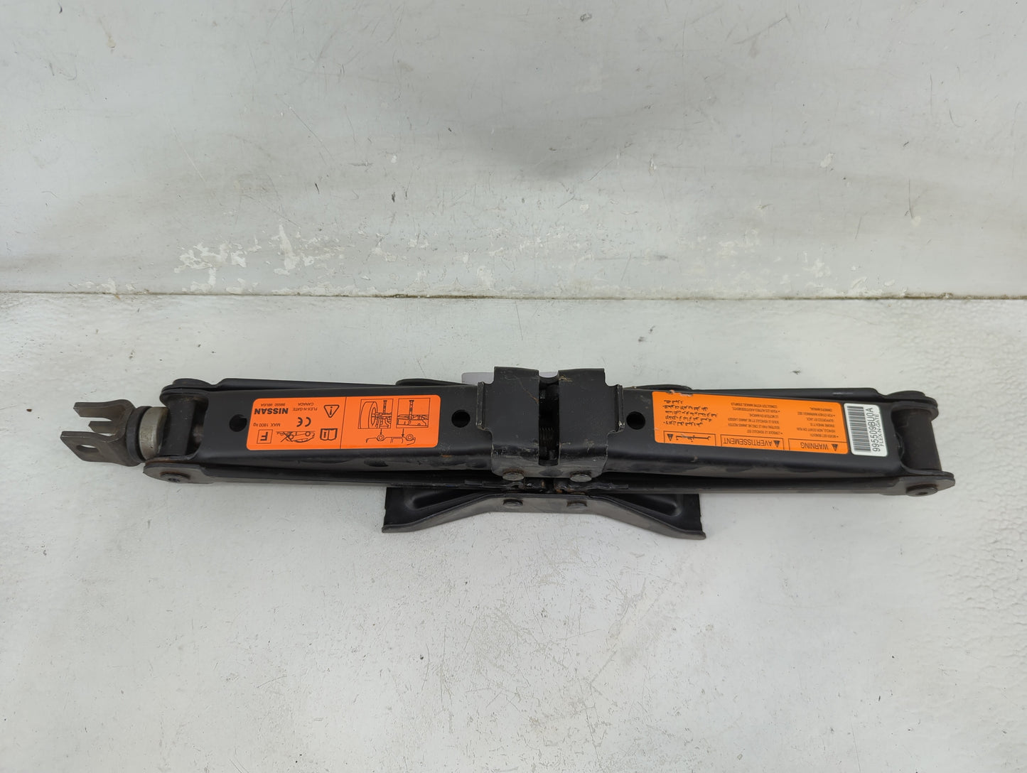 2025 Nissan Frontier Spare Scissor Car Jack - Oemusedautoparts1.com