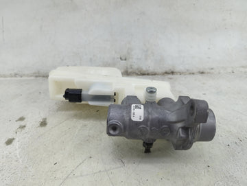 2025 Nissan Kicks Brake Master Cylinder - Oemusedautoparts1.com