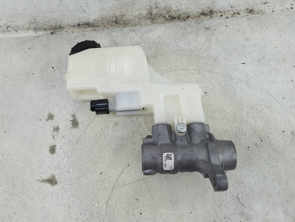 2025 Nissan Kicks Brake Master Cylinder - Oemusedautoparts1.com
