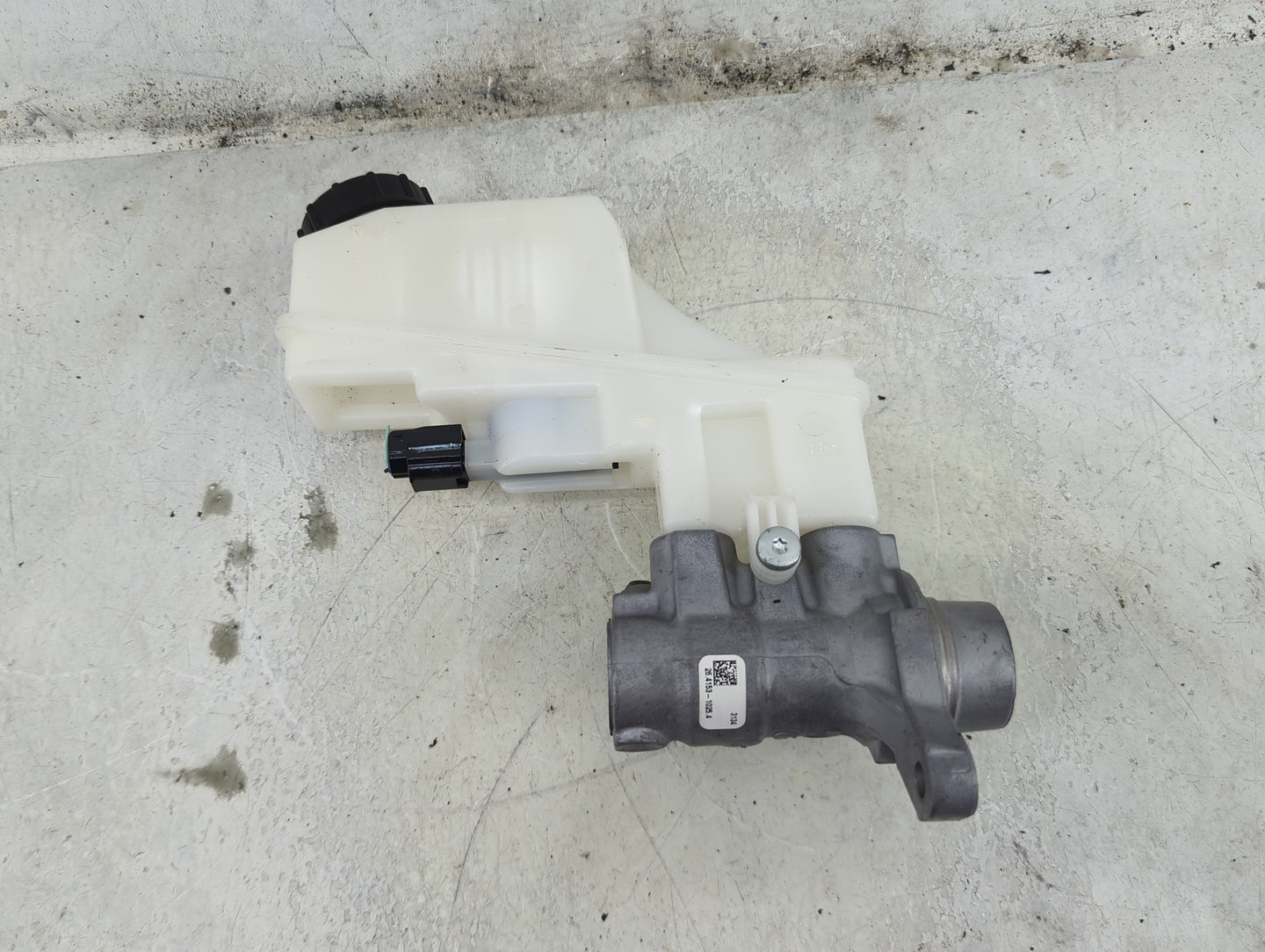 2025 Nissan Kicks Brake Master Cylinder - Oemusedautoparts1.com