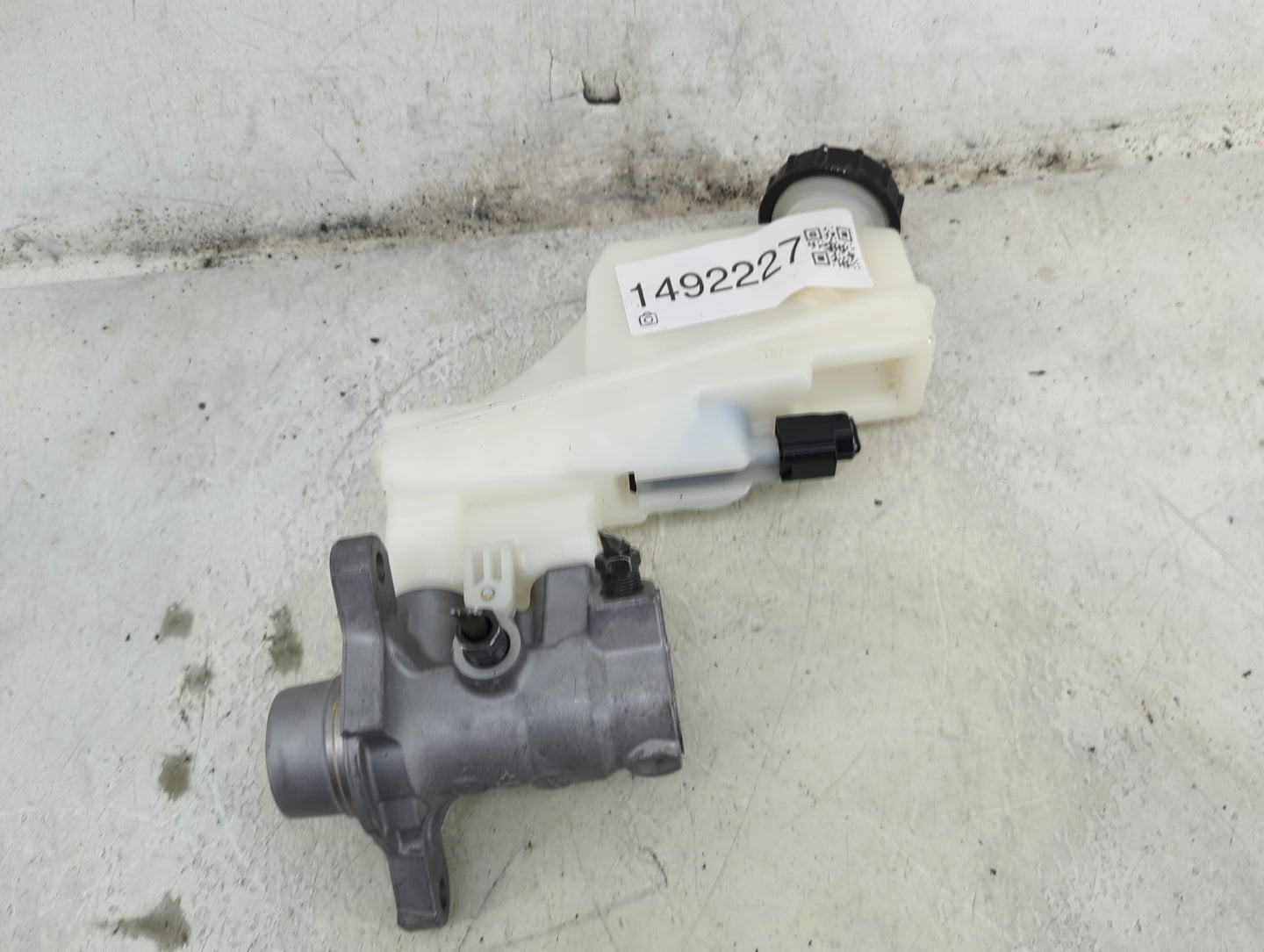2025 Nissan Kicks Brake Master Cylinder - Oemusedautoparts1.com