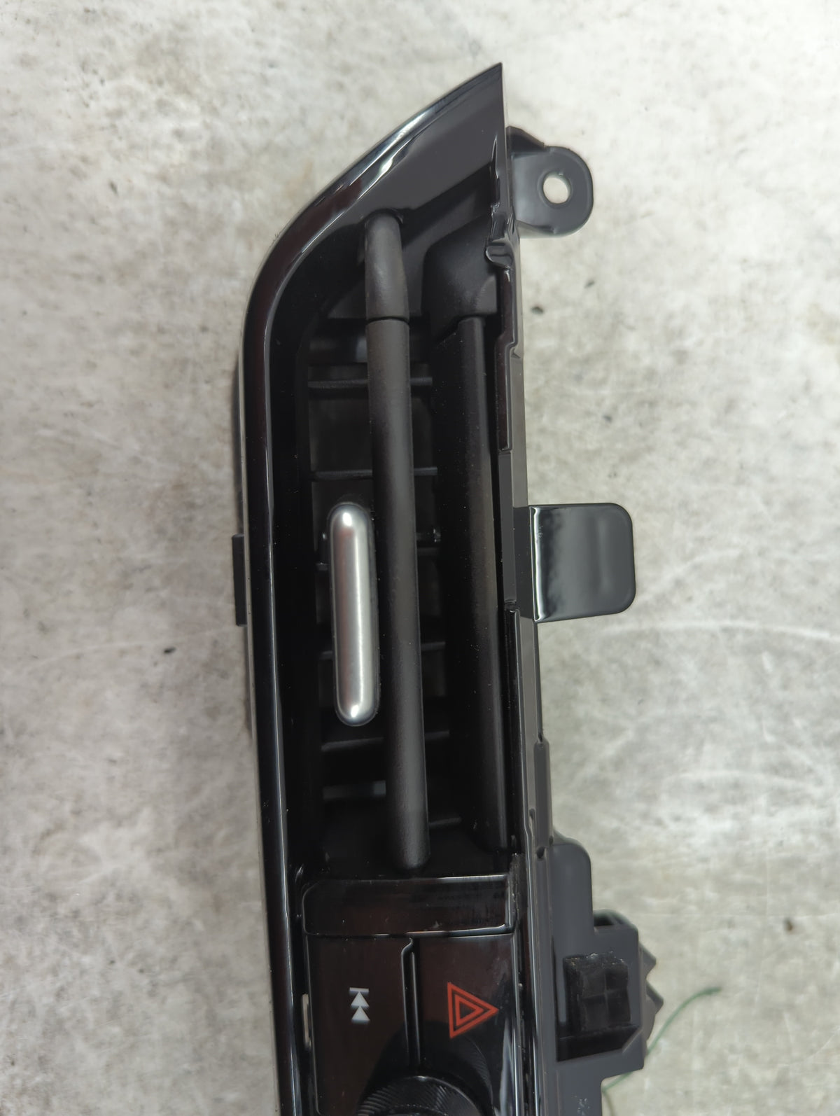 2025 Nissan Kicks Radio AM FM Cd Player Receiver Replacement P/N:253917LA2A Fits OEM Used Auto Parts - Oemusedautoparts1.com