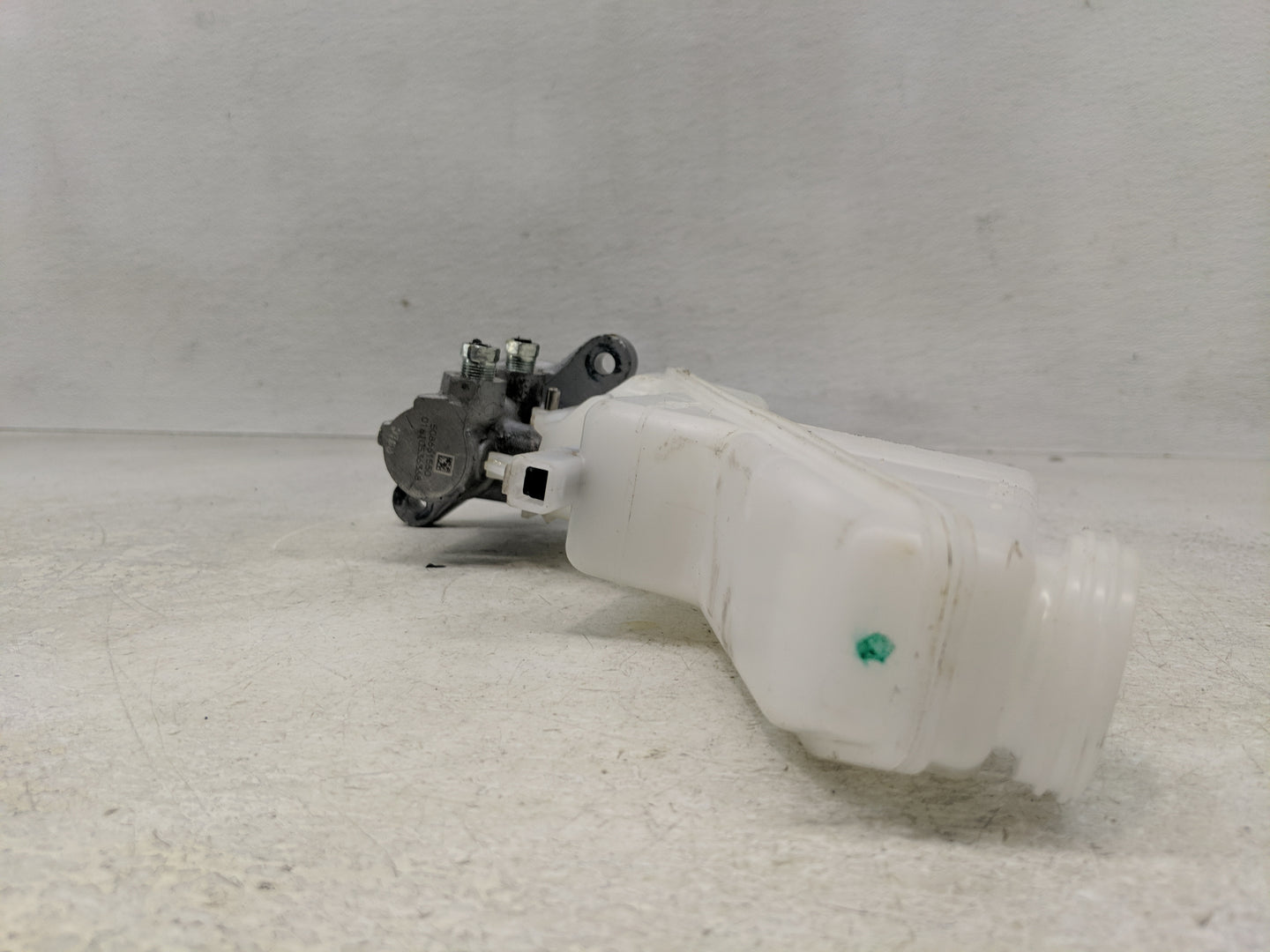 2021-2022 Nissan Rogue Brake Master Cylinder 1312055 - Oemusedautoparts1.com