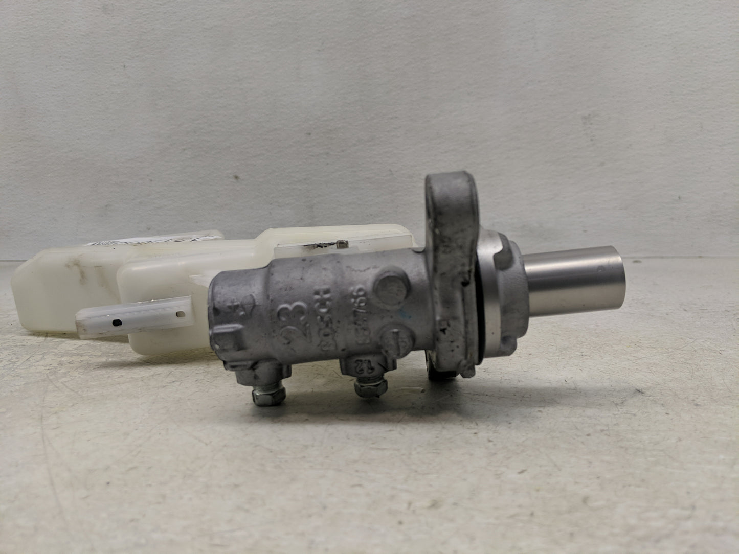 2021-2022 Nissan Rogue Brake Master Cylinder 1312055 - Oemusedautoparts1.com