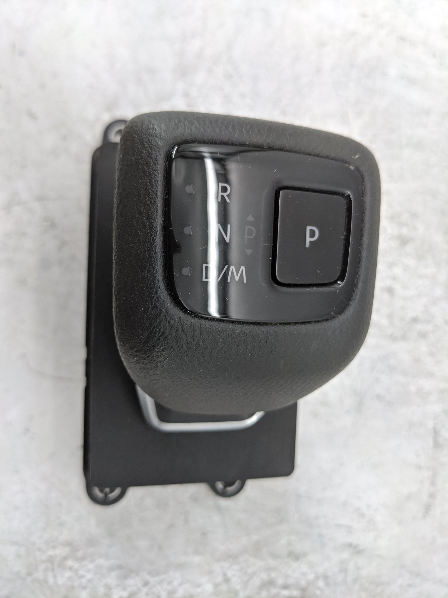 2025 Nissan Rogue Floor Console Assembly Shifter - Oemusedautoparts1.com