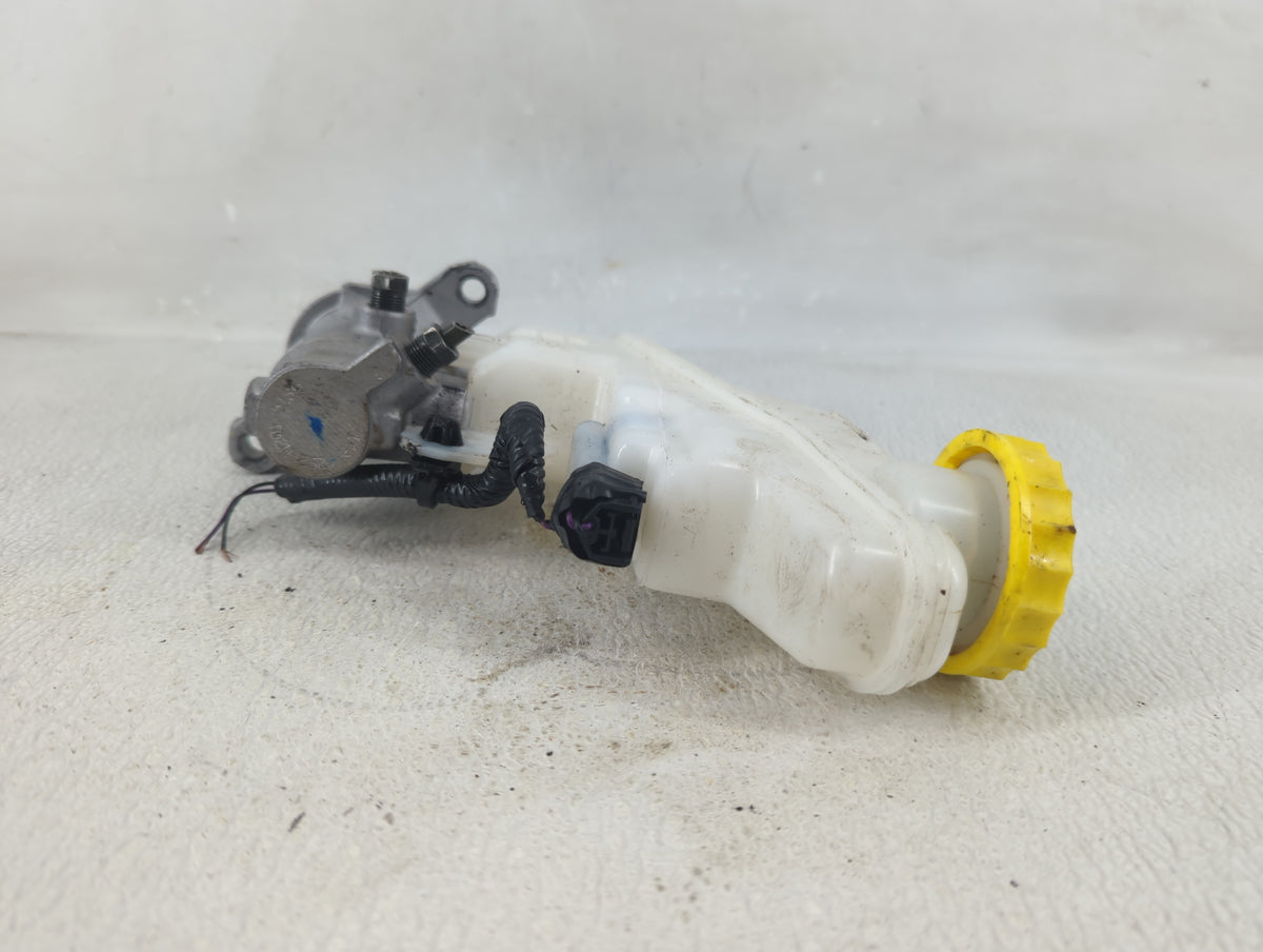 2022-2022 Nissan Sentra Brake Master Cylinder 1221031 - Oemusedautoparts1.com