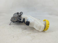 2022-2022 Nissan Sentra Brake Master Cylinder 1221031 - Oemusedautoparts1.com