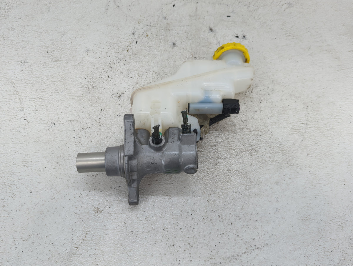 2022-2022 Nissan Sentra Brake Master Cylinder 1422977 - Oemusedautoparts1.com