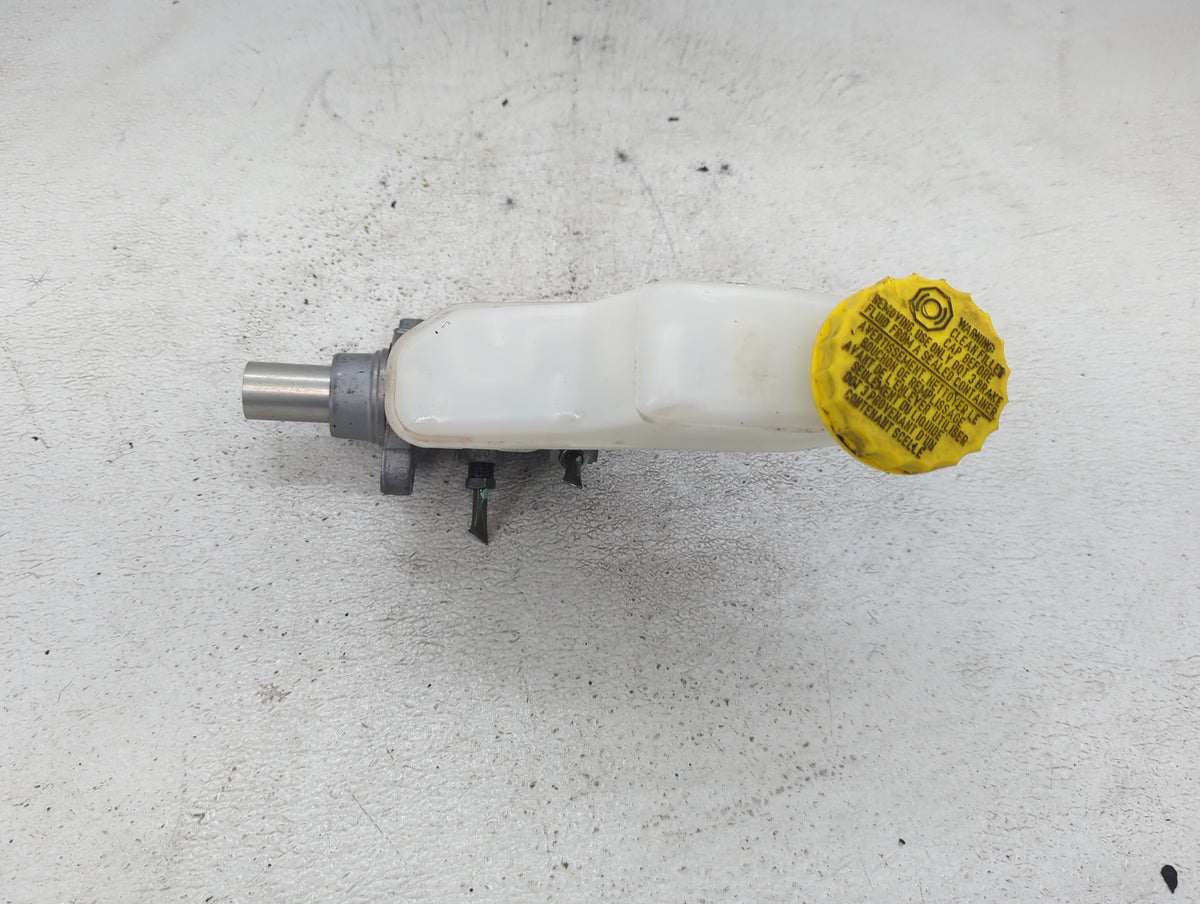 2022-2022 Nissan Sentra Brake Master Cylinder 1422977 - Oemusedautoparts1.com