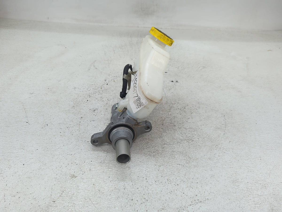 2022-2022 Nissan Sentra Brake Master Cylinder 1422977 - Oemusedautoparts1.com