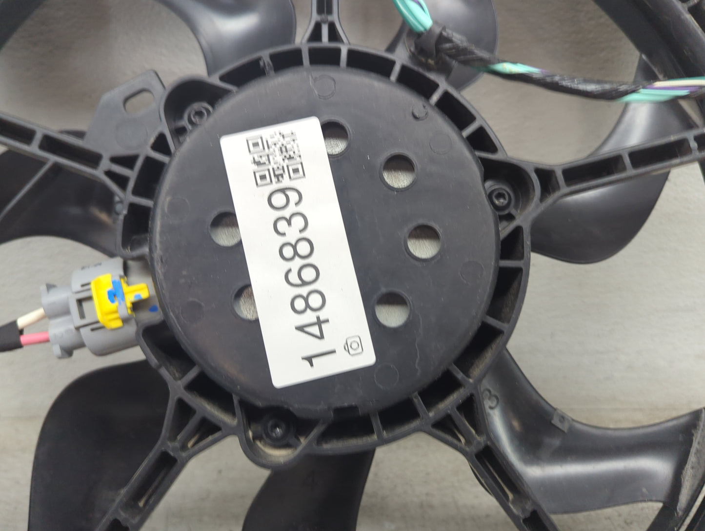 2020-2022 Nissan Sentra Electric Radiator Cooling Fan Motor Assembly P/N:FMS 878757 21481-4L900 Fits Fits 2020 2021 2022 OEM