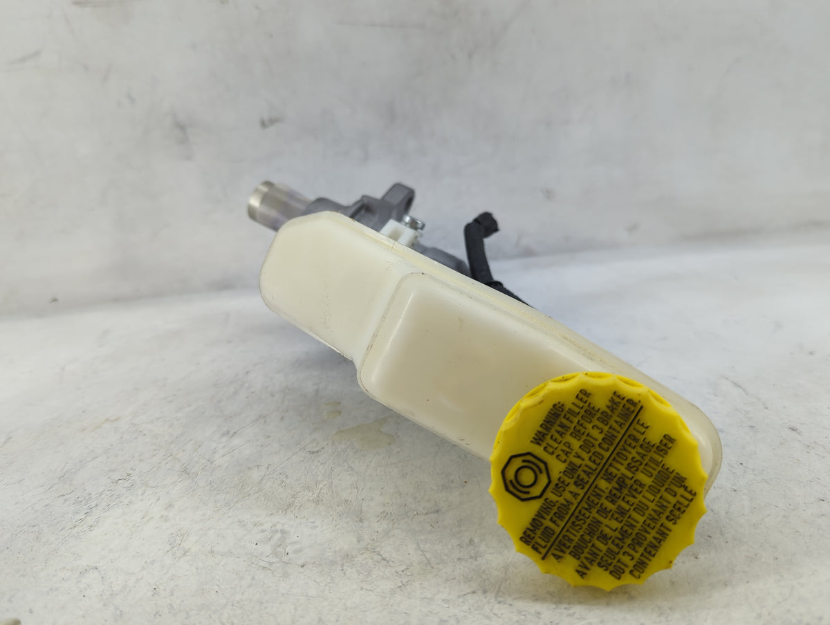 2022-2022 Nissan Sentra Brake Master Cylinder 1498763 - Oemusedautoparts1.com
