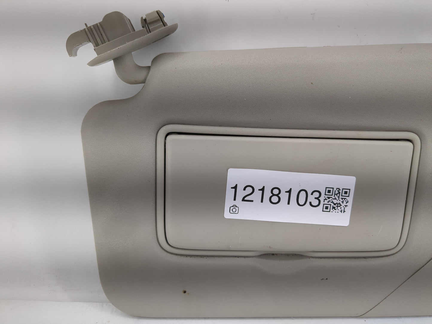 2025 Nissan Versa Sun Visor Shade Replacement Passenger Right Mirror Fits OEM Used Auto Parts - Oemusedautoparts1.com