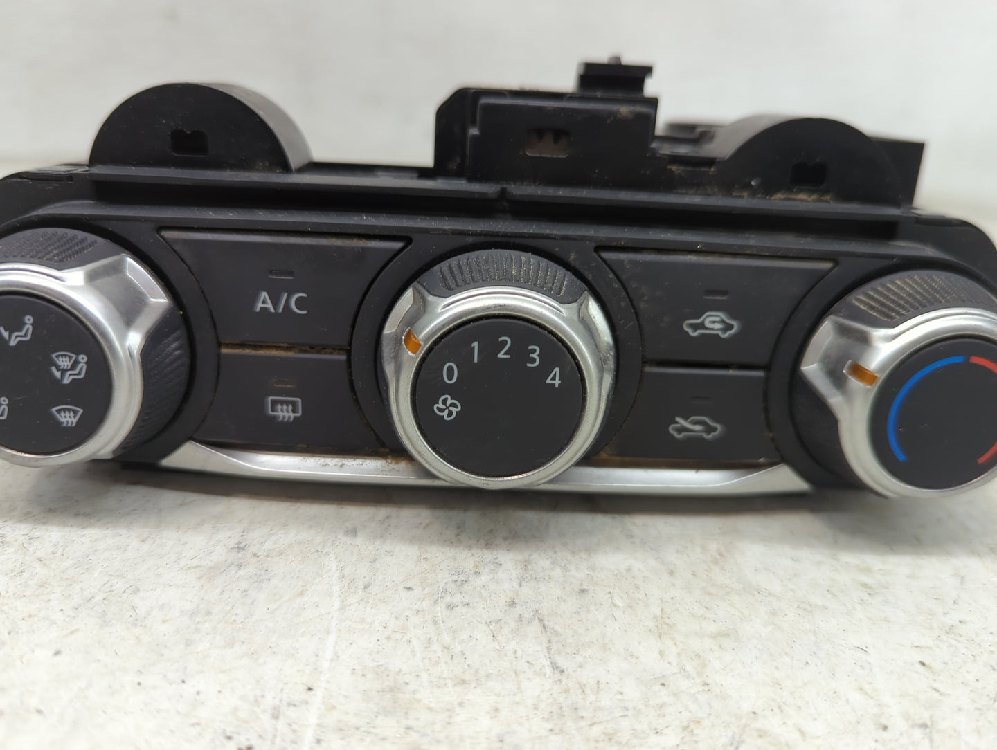 2025 Nissan Versa Climate Control Module Temperature AC/Heater Replacement P/N:669216 Fits OEM Used Auto Parts - Oemusedauto