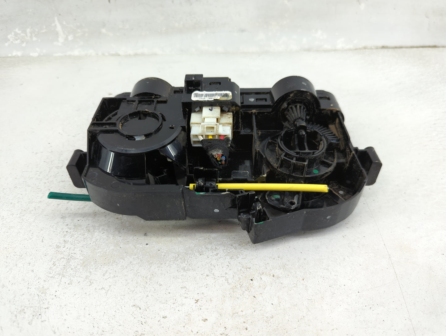 2025 Nissan Versa Climate Control Module Temperature AC/Heater Replacement P/N:T669216 A Fits OEM Used Auto Parts - Oemuseda