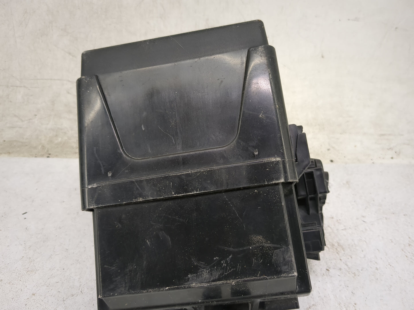 2025 Nissan Versa Fusebox Fuse Box Relay Module - Oemusedautoparts1.com