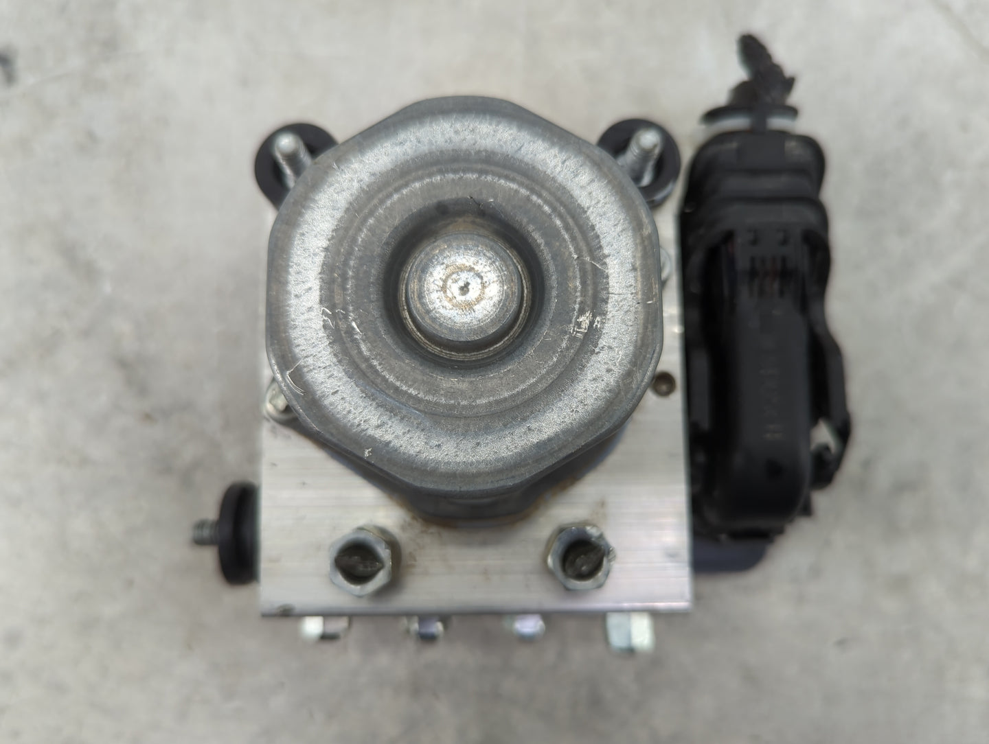 2025 Nissan Versa ABS Pump Control Module Replacement P/N:0265957369 01 00074, 201 0684 Fits OEM Used Auto Parts - Oemusedau