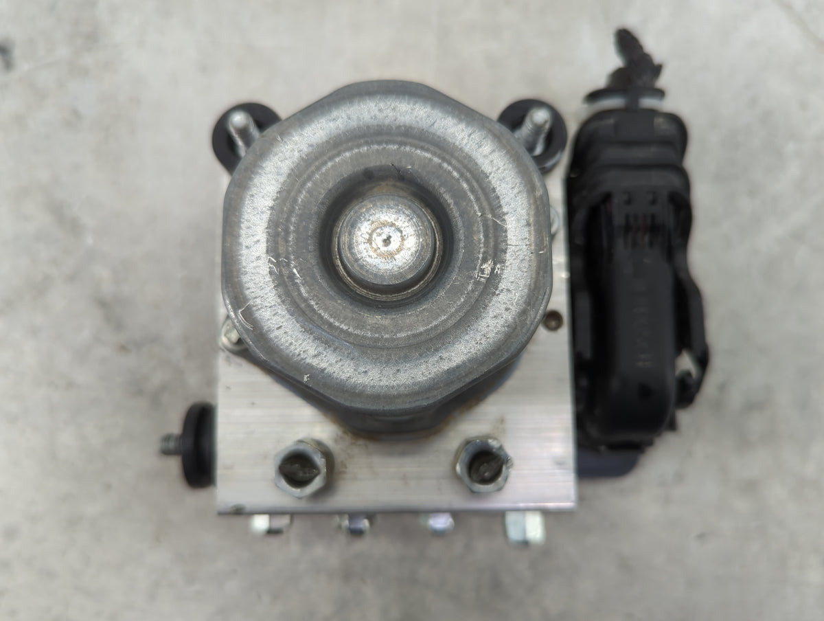 2025 Nissan Versa ABS Pump Control Module Replacement P/N:0265957369 01 00074, 201 0684 Fits OEM Used Auto Parts - Oemusedau
