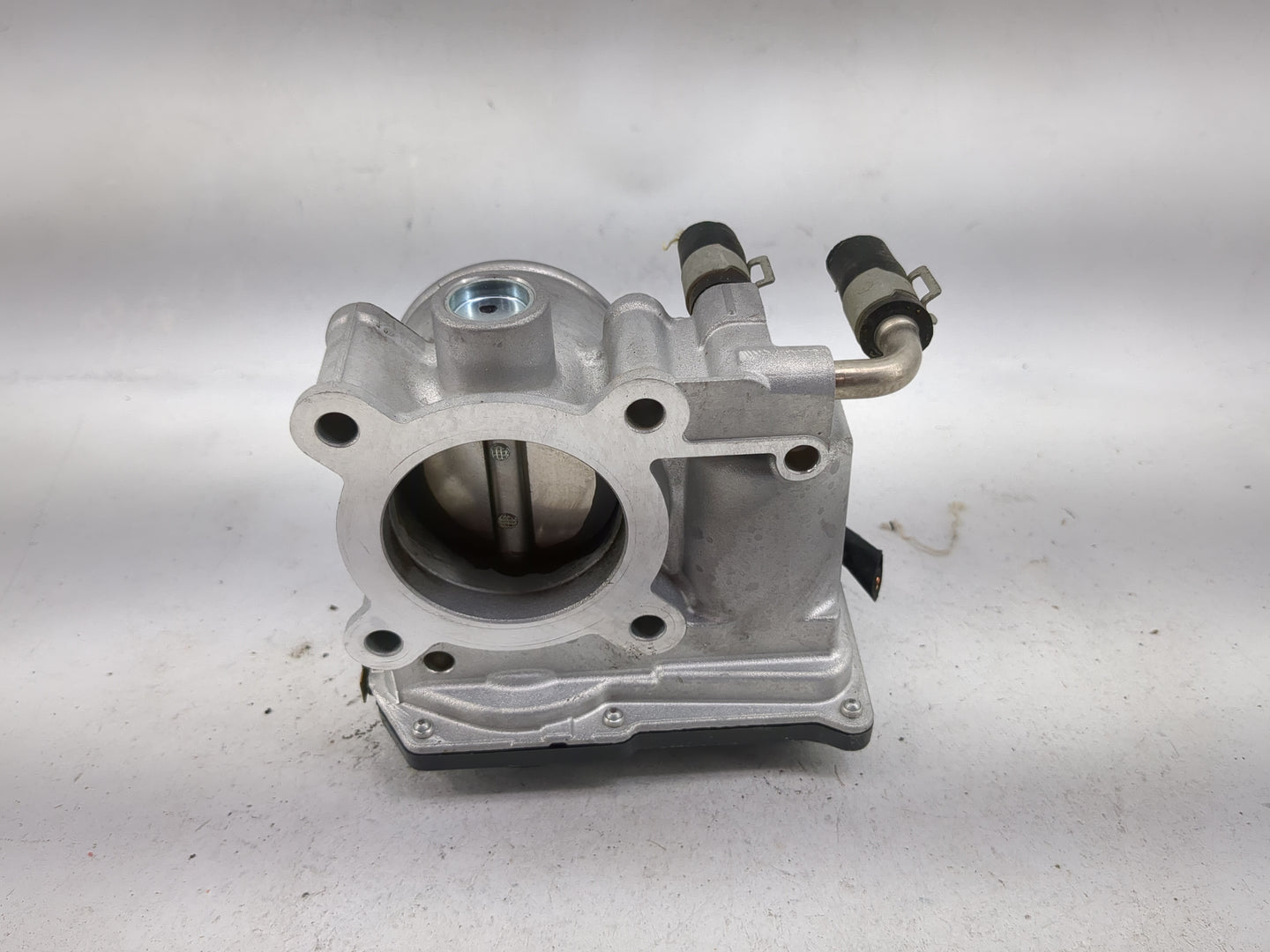 2020-2022 Nissan Versa Throttle Body P/N:RA60 5B13, B0292, HR16-283895, 9480758 Fits Fits 2018 2019 2020 2021 2022 OEM Used 