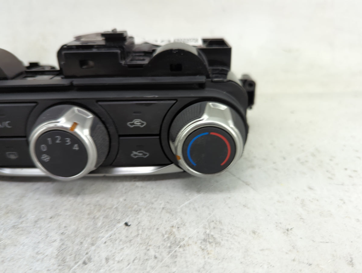 2025 Nissan Versa Climate Control Module Temperature AC/Heater Replacement P/N:T669213A Fits OEM Used Auto Parts - Oemusedau