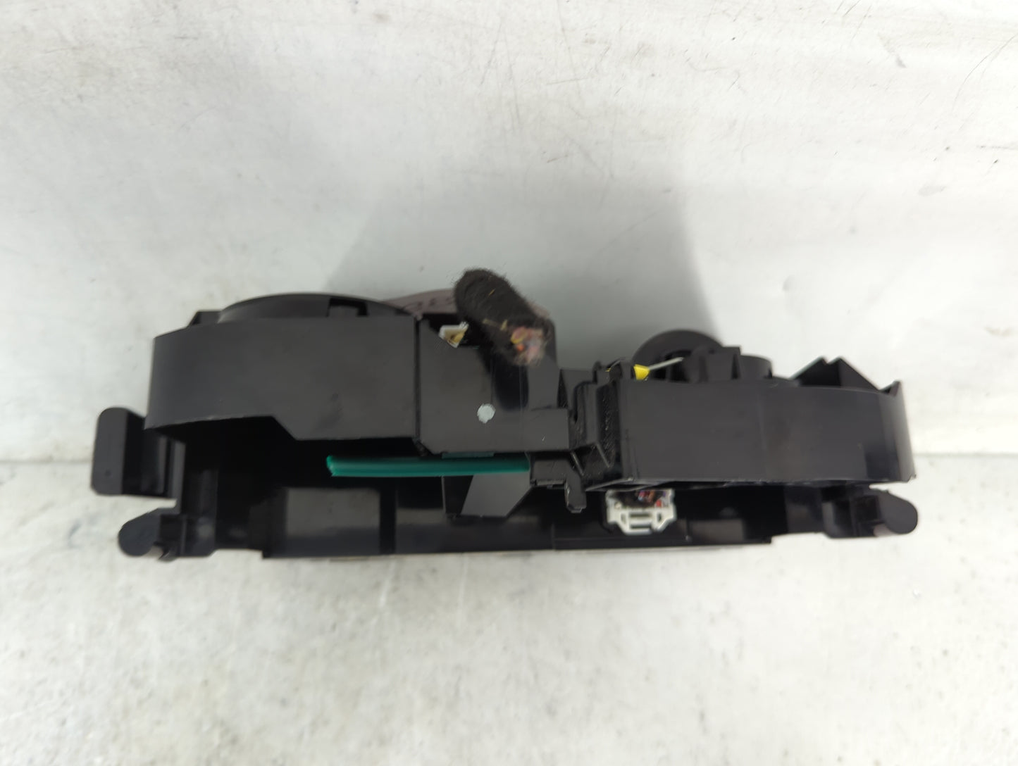 2025 Nissan Versa Climate Control Module Temperature AC/Heater Replacement P/N:T669213A Fits OEM Used Auto Parts - Oemusedau