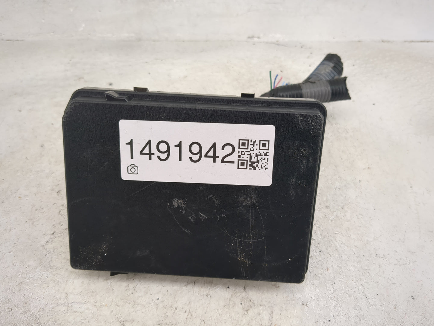 2020-2022 Nissan Versa Fusebox Fuse Box Panel Relay Module P/N:284B7 6CA4A V697001WR Fits Fits 2020 2021 2022 OEM Used Auto 
