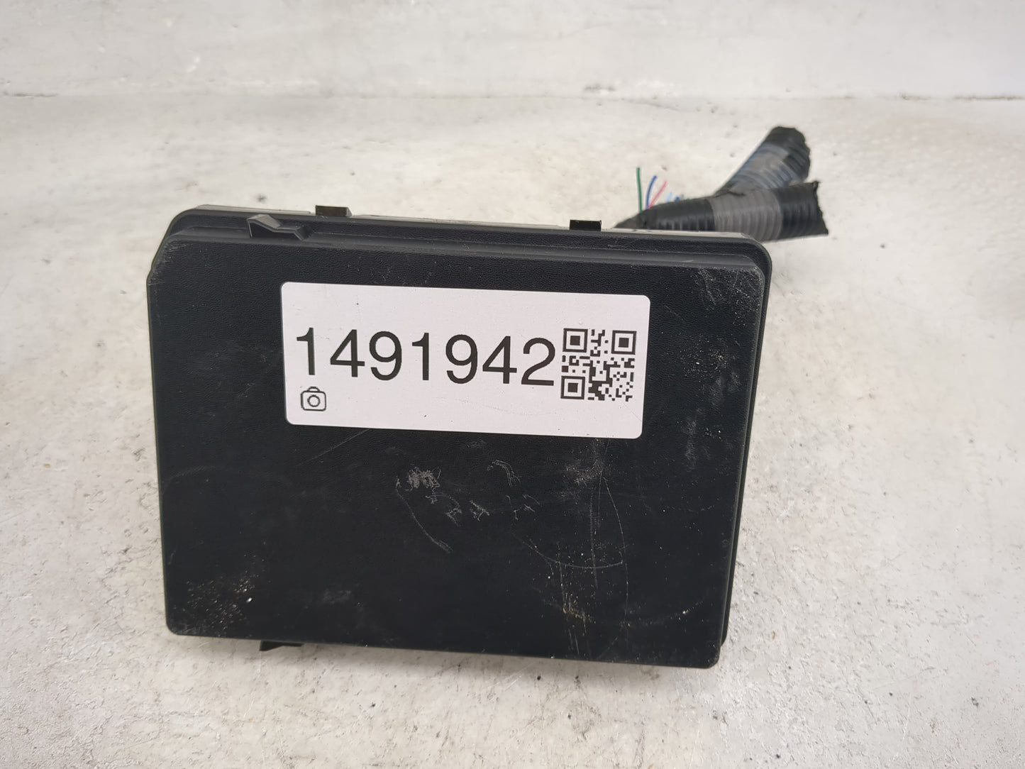 2020-2022 Nissan Versa Fusebox Fuse Box Panel Relay Module P/N:284B7 6CA4A V697001WR Fits Fits 2020 2021 2022 OEM Used Auto 