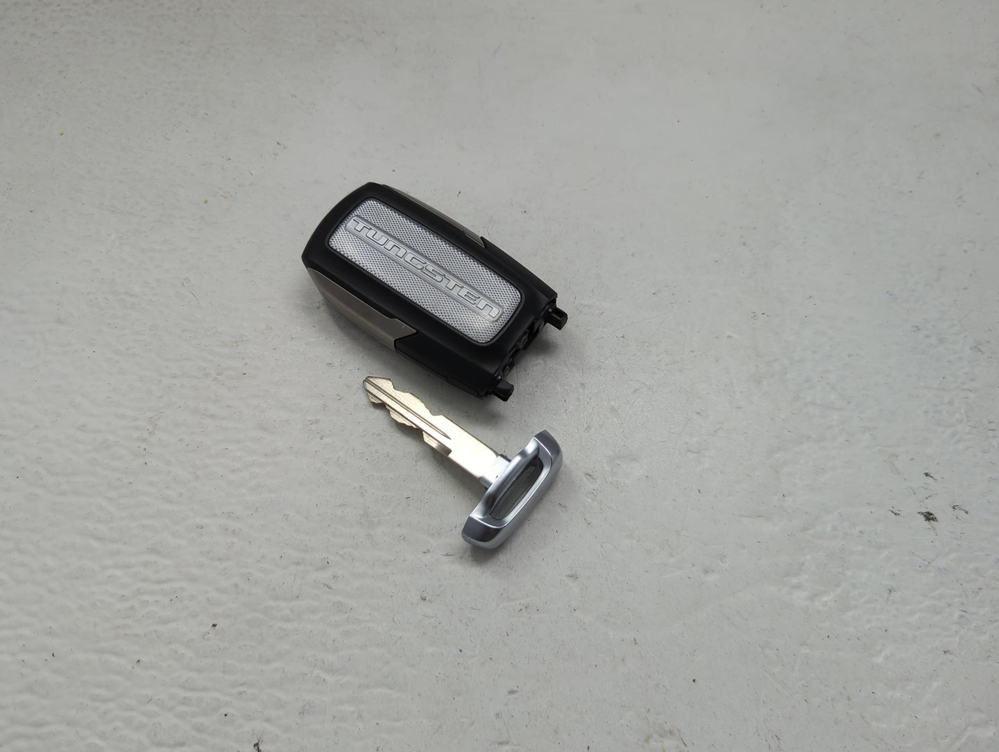 Ram 1500 Keyless Entry Remote Fob OHT-4882056 68548587AA 6 buttons - Oemusedautoparts1.com