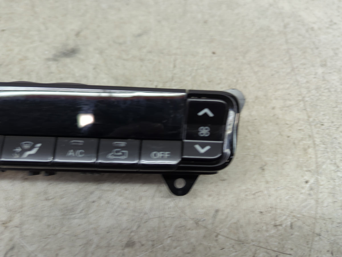 2025 Ram Promaster 2500 Climate Control Module Temperature AC/Heater Replacement P/N:0069907330 6099067333 Fits OEM Used Aut