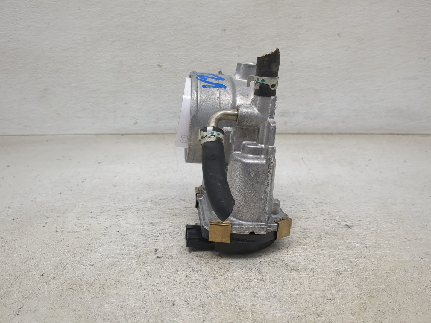 2018-2022 Toyota Camry Throttle Body P/N:22030-F0020 Fits Fits 2018 2019 2020 2021 2022 OEM Used Auto Parts - Oemusedautopar