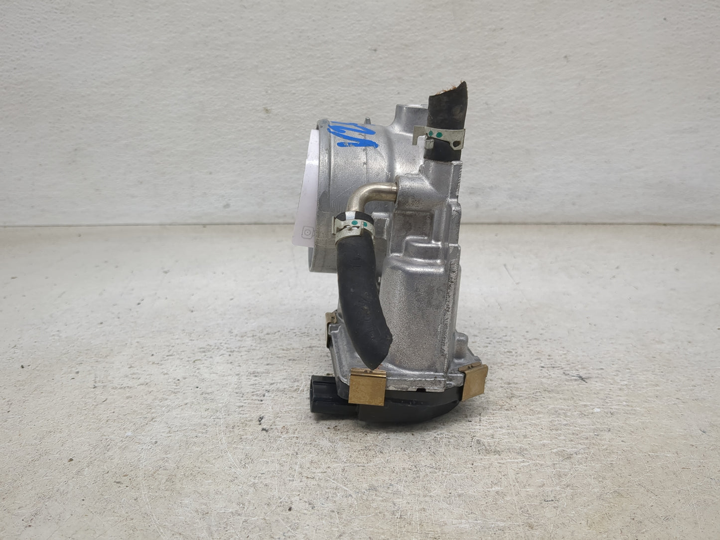 2018-2022 Toyota Camry Throttle Body P/N:22030-F0020 Fits Fits 2018 2019 2020 2021 2022 OEM Used Auto Parts - Oemusedautopar