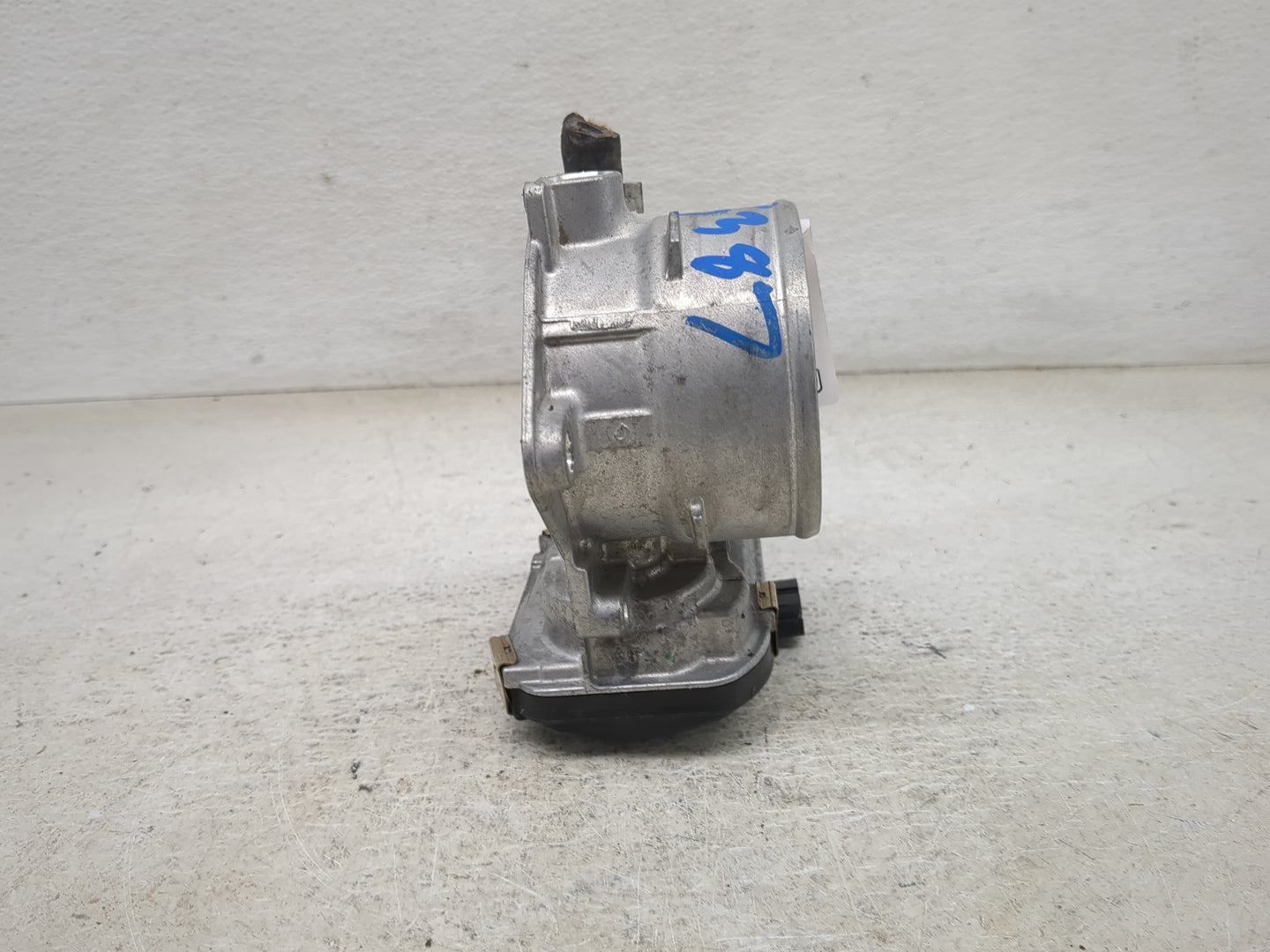 2018-2022 Toyota Camry Throttle Body P/N:22030-F0020 Fits Fits 2018 2019 2020 2021 2022 OEM Used Auto Parts - Oemusedautopar