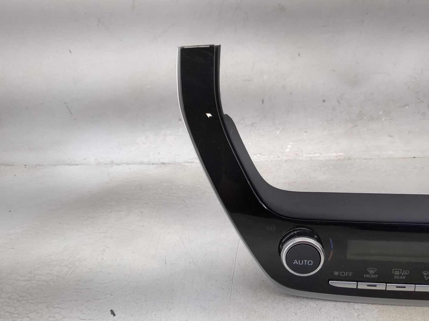 2025 Toyota Corolla Climate Control Module Temperature AC/Heater Replacement P/N:5590012L71 A75R418 Fits OEM Used Auto Parts