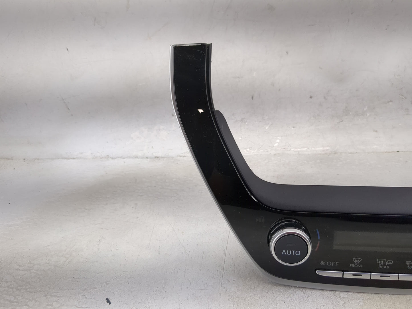 2025 Toyota Corolla Climate Control Module Temperature AC/Heater Replacement P/N:5590012L71 A75R418 Fits OEM Used Auto Parts